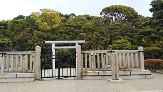 堺東駅から歩いて５分くらいのところにある古墳