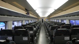 車両によって車内設備が少々異なります