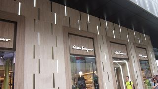 大通りにあります