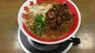 2タイプの徳島ラーメンが味わえる。