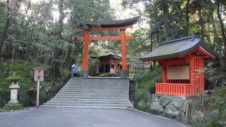 「下宮参らにゃ片参り」