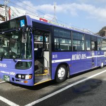 白浜駅前に数台停車していました。