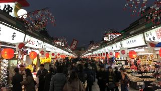 たくさんのお店が並ぶ。