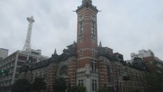 ロビーやステンドグラスは大変価値がある