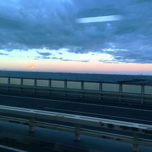 アクアラインからは海が見えます。