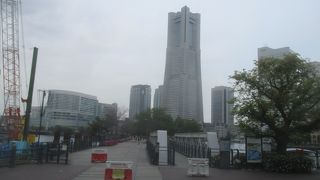 ワールドポーターズ方面へ続く近道