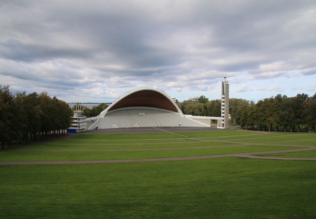 歌う革命の原動力になった会場