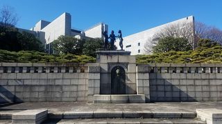 電通が創立50周年に作ったもの