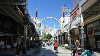 長年ここで営業してきたレトロ喫茶店などがあります。