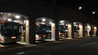 バス乗車前の待合所も。