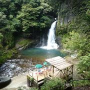 河津七滝の最下流の滝。水量豊富。迫力です。