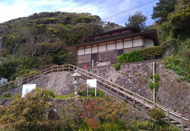 正面の海には「不如帰の碑」がありました