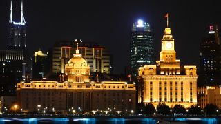 遠くから見ても煌びやかで美しい