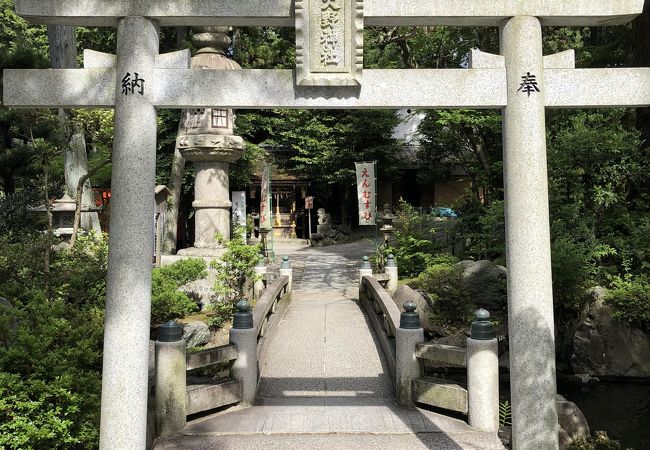 建部大社の摂社　縁結びの神様