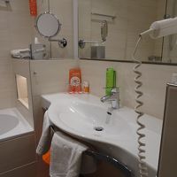 洗面所とバスタブ　狭い