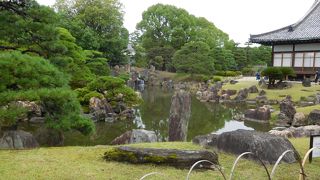 二の丸御殿前に広がる庭園