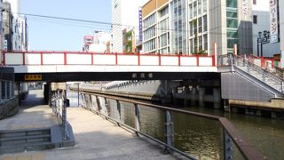 道頓堀橋の１本西側