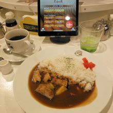 すなば珈琲 新鳥取駅前店(薬膳大山鶏カレー)