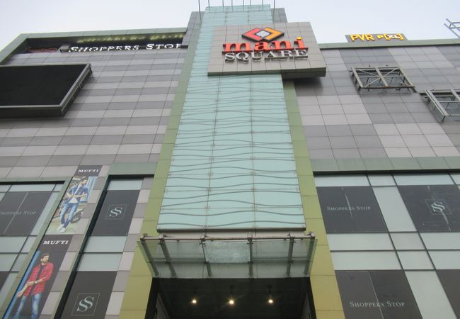 ローカルなショッピングモール