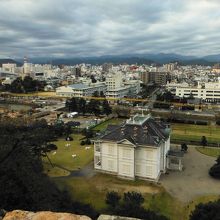 鳥取城跡(二ノ丸から仁風閣・鳥取市街地展望)