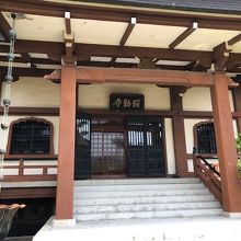 お寺の本堂