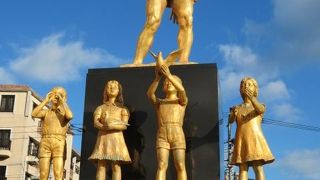 不思議な像です