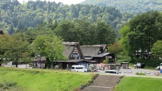 純粋に昔ながらの当時の建物を保護するには、この様な民家園も必要