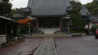 丘の上の曹洞宗本覚寺