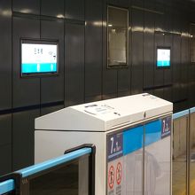 東西線プラットホーム