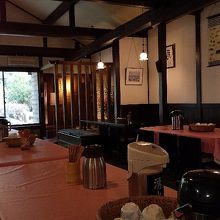 茶屋的な店内