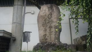 行年や 薬に見たき 梅の花