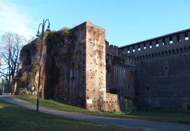 センピオーネ公園 クチコミ アクセス 営業時間 ミラノ フォートラベル