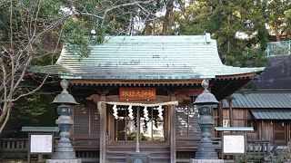 歴史のある神社、横須賀観光でいいです