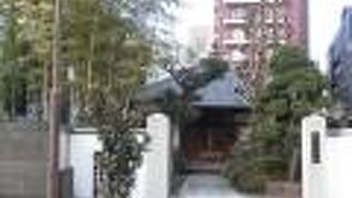 山門をくぐって左手にある竹林がとても心地よい