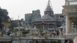 パレシュナート寺院