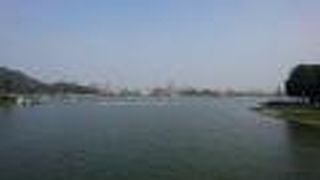 ＜蓮池潭風景区＞周囲をぐるりと回るのが爽快です