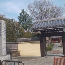 キレイな入口でした。