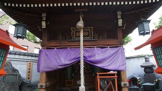 ここは至って陰気です