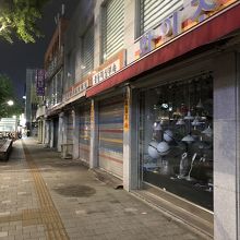 ひっそりとした街