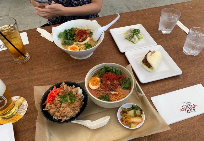 ワイキキビーチの目の前で美味しいラーメンを楽しもう