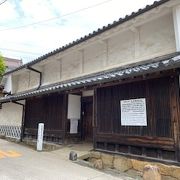 歴史を感じさせる建物