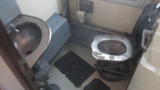 寝台列車のトイレ