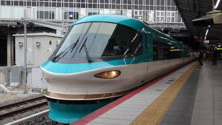 関西と紀伊半島を結ぶ特急電車