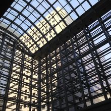 北側のアトリウム