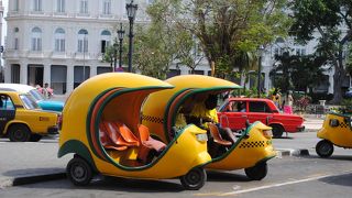 ハバナ市街メインの移動手段、ココタクシーはおススメ。