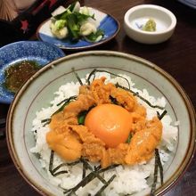 格安で食えるウニ丼