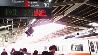 高架や幅の広い川を渡るなど車窓を楽しめる箇所もあり