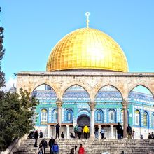 大理石のコリントト式円柱のアーチ