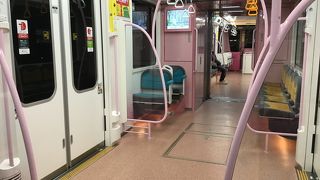コスモスクエア～　住之江公園駅を結ぶ　無人運転の乗り物。