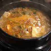 美味しい韓国料理をいただきました、特に海鮮チヂミと豆腐チゲがお勧めです。